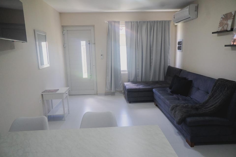 TV and multimedia, Living room, air conditioner