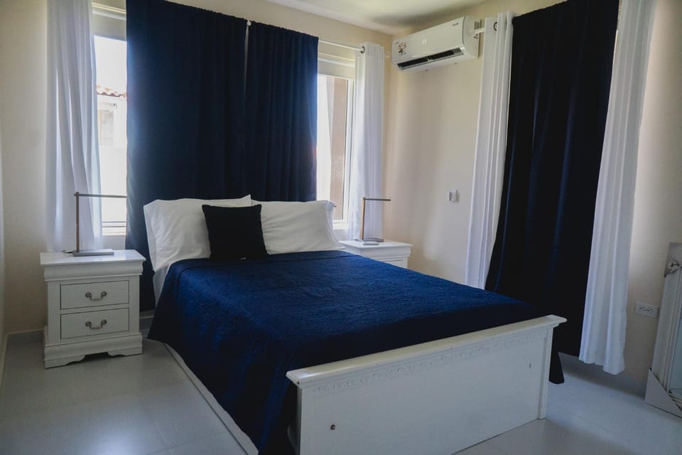 Bed, Bedroom, air conditioner