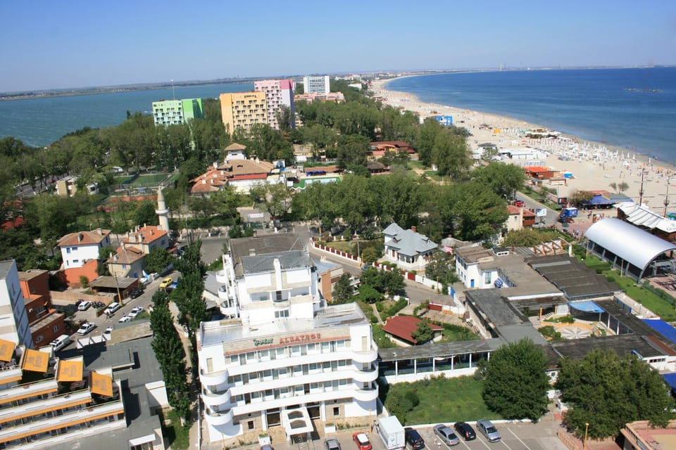 Property building, Day, Bird's eye view, Sea view, Location