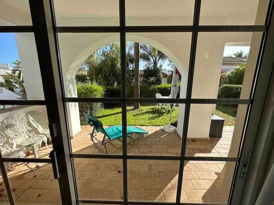 Casa Buccaneer, 2 Bedroom Garden Apartment in Praia da Luz Apartment in Luz