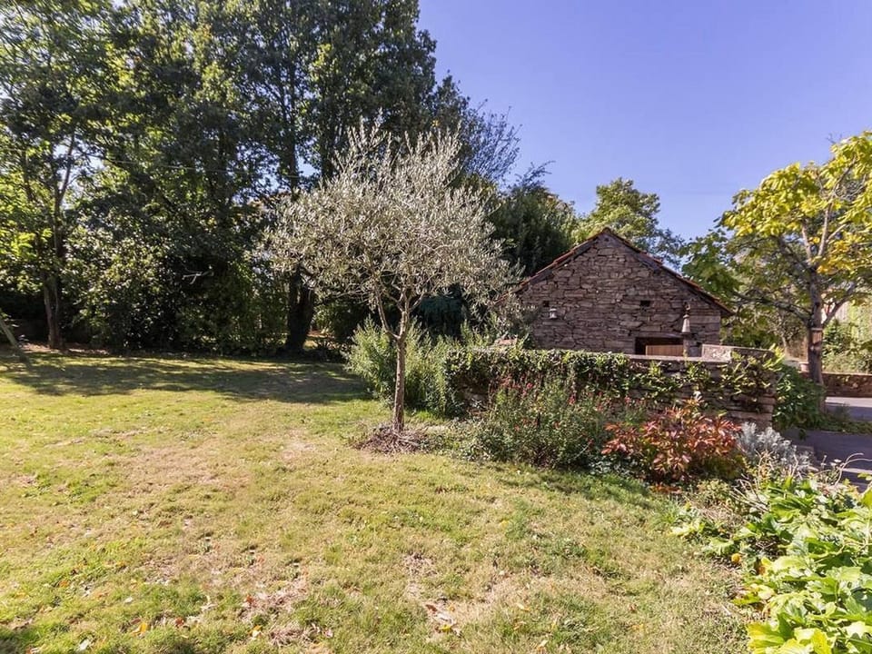 Chambre rustique avec lit king-size, salle de bains privée et petit-déjeuner près de Nantes. - FR-1-306-1250 Bed and Breakfast in Pays de la Loire
