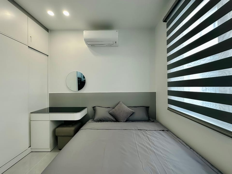 Bedroom, hair dresser, air conditioner
