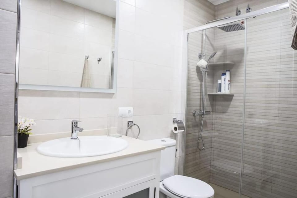 Shower, Bathroom, towels