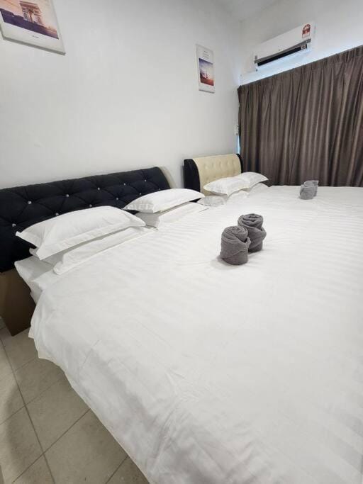 4R4B SDK Traveler Modern loft overlooking downtown House in Sabah
