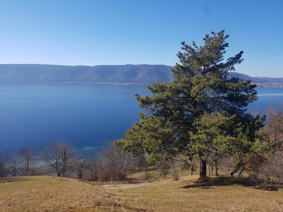 Nearby landmark, Natural landscape, Lake view