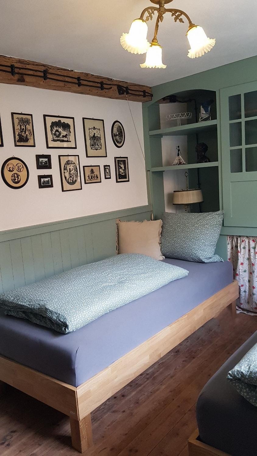 Bed, Photo of the whole room, Bedroom