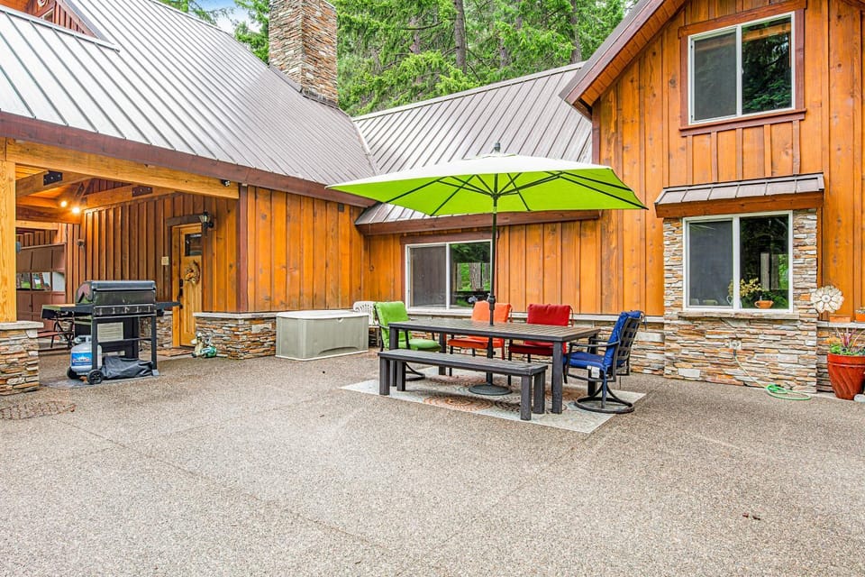 Moose Lodge House in Cle Elum Lake