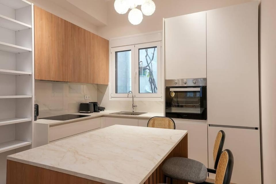 The Downtown Oasis [4' To Panormou Metro Station] Apartment in Athens