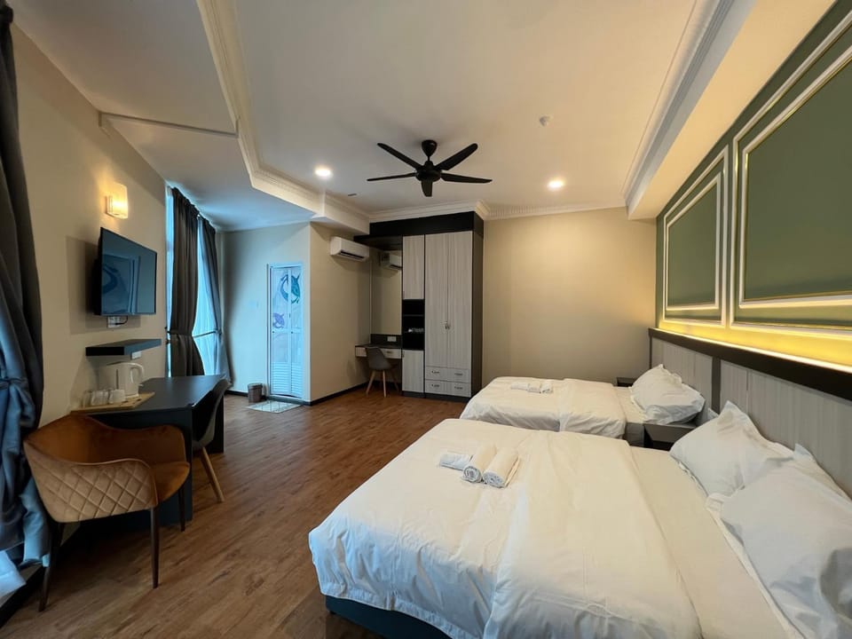 Bed, TV and multimedia, Coffee/tea facilities, fireplace, hair dresser, locker, towels, air conditioner