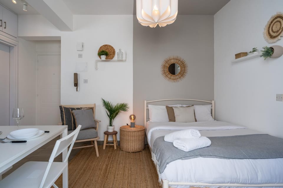 Orchid's Cozy Studio & Balcony in Larnaca Apartment in Larnaca