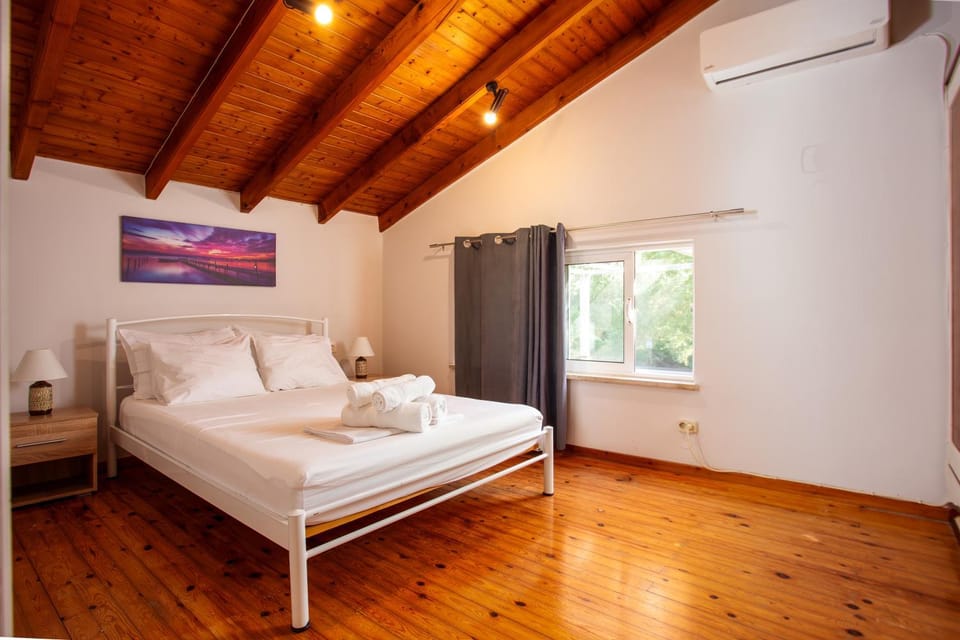 Bed, Bedroom, safe, safe, wardrobe
