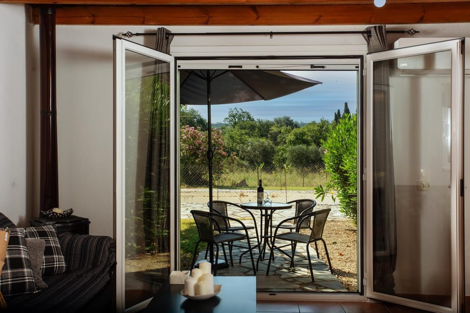 View (from property/room), Balcony/Terrace, Balcony/Terrace, Living room, Dining area, internet