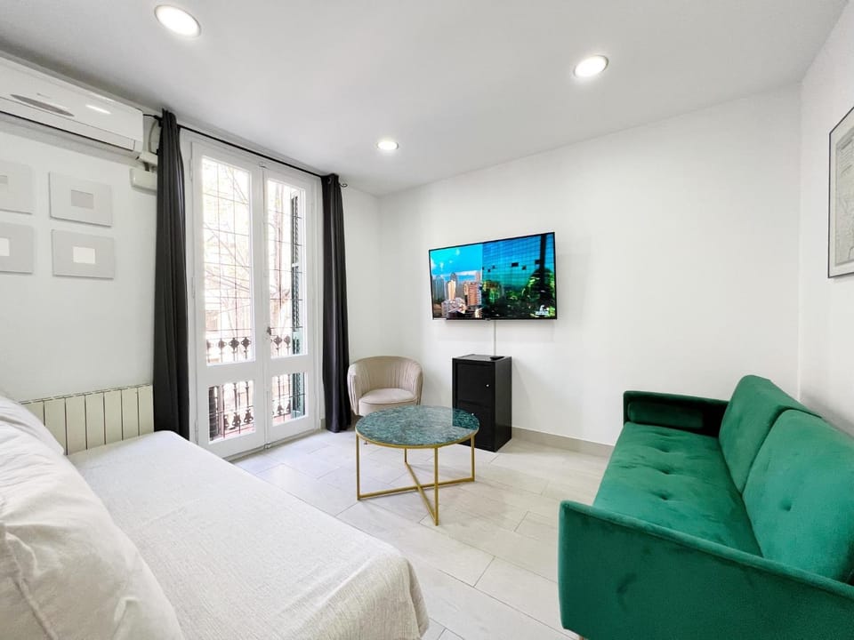TV and multimedia, Living room, Seating area