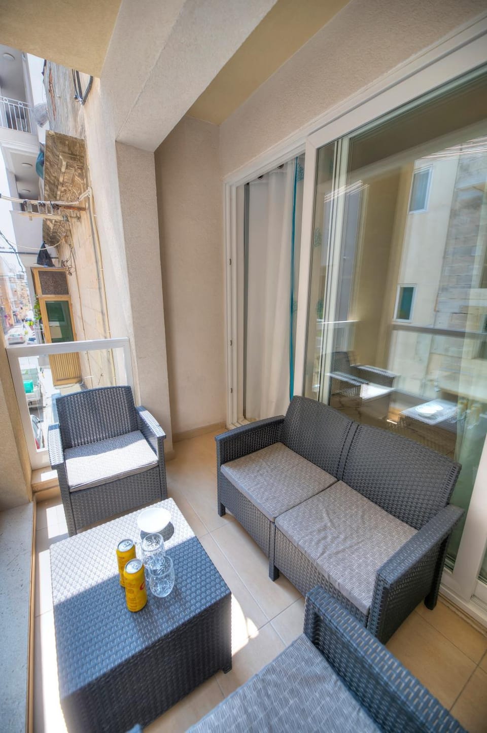 Spacious & modern 3 bedroom near seafront JBOR1-1 Apartment in Malta