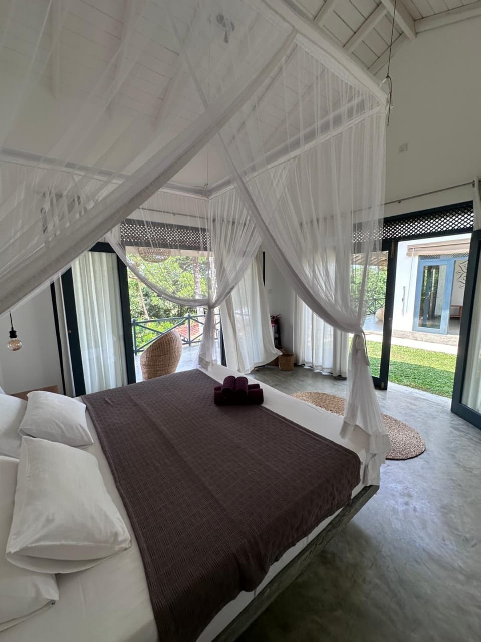 Bed, Photo of the whole room, Seating area, Bedroom
