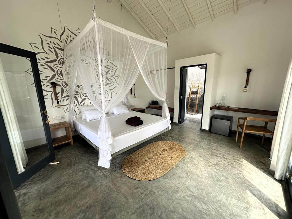 Bed, Photo of the whole room, Decorative detail, Bedroom
