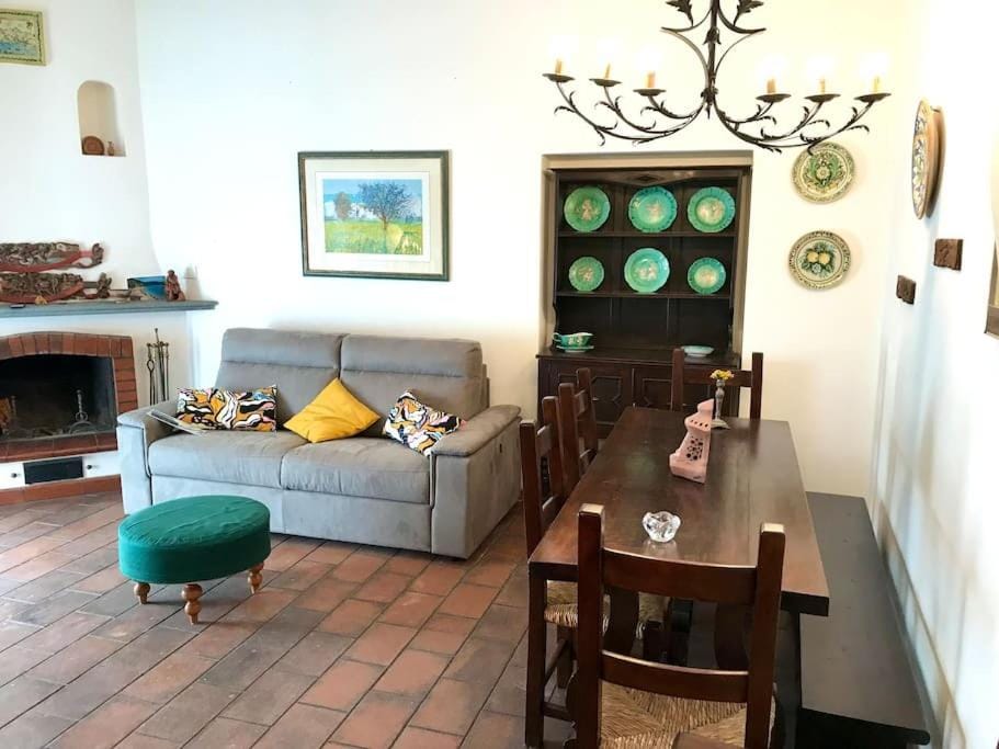 Living room, Seating area, Dining area, flat iron