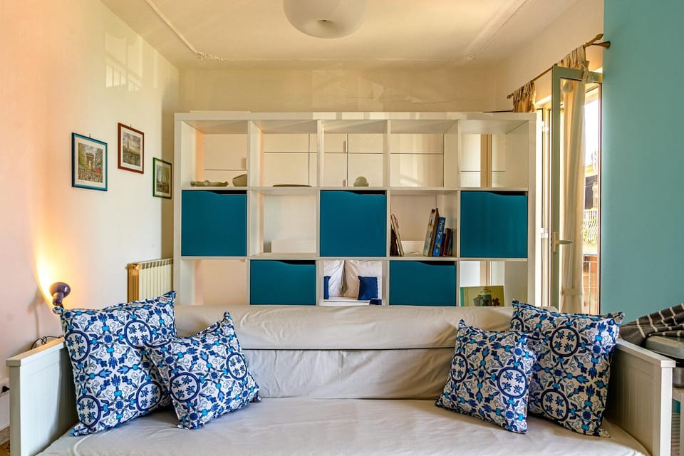 Living room, Photo of the whole room, Seating area