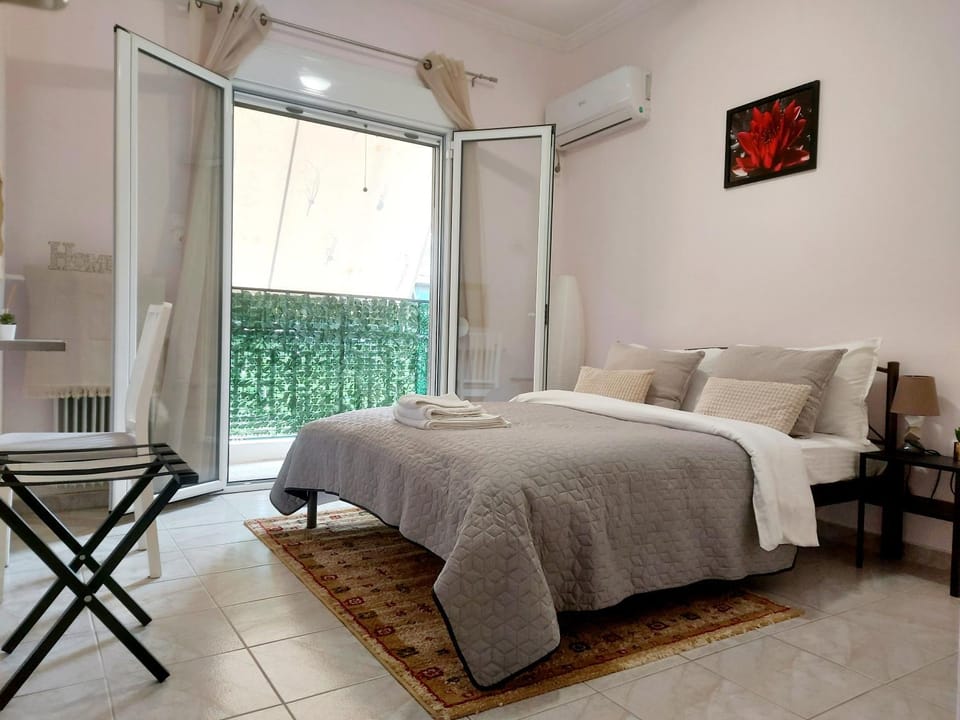 Your Perfect Place 1min from Kato Patissia Station -100Mbps Apartment in Athens