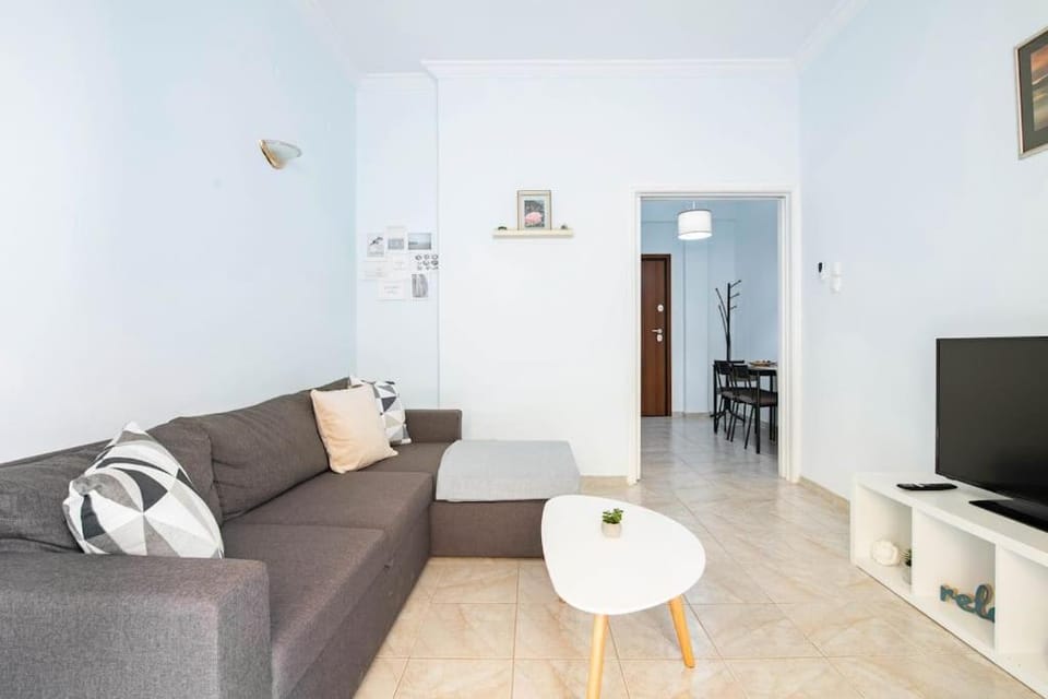 Your Perfect Place 1min from Kato Patissia Station -100Mbps Apartment in Athens