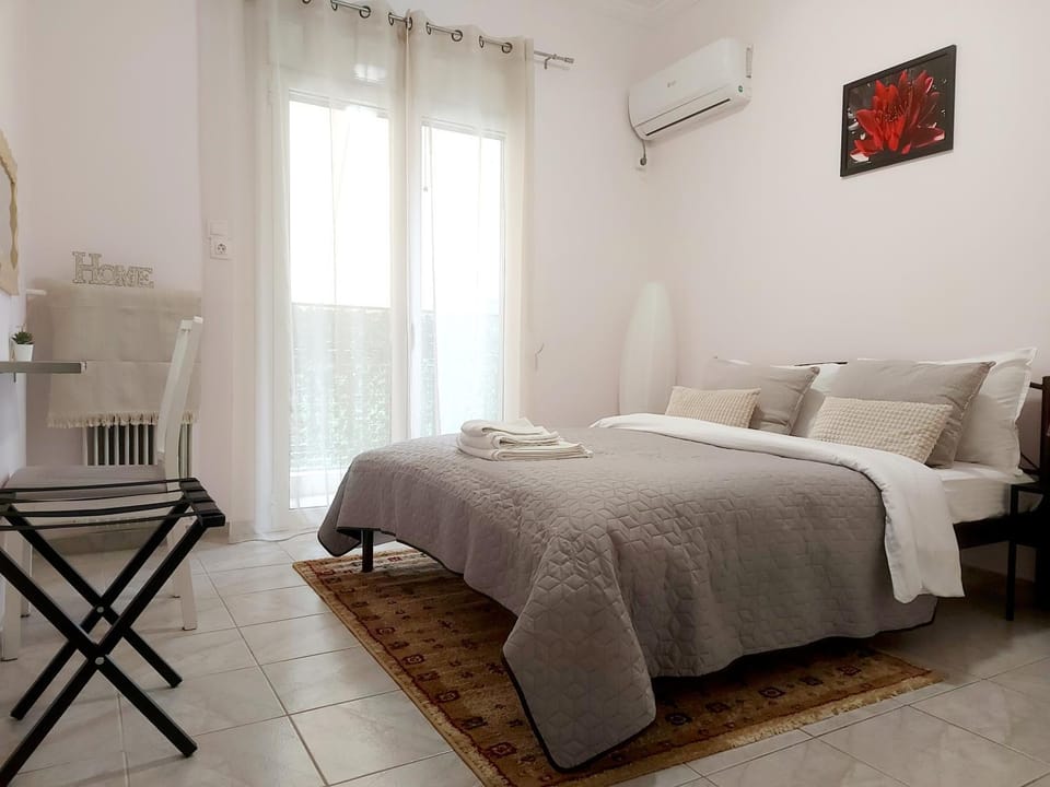 Your Perfect Place 1min from Kato Patissia Station -100Mbps Apartment in Athens