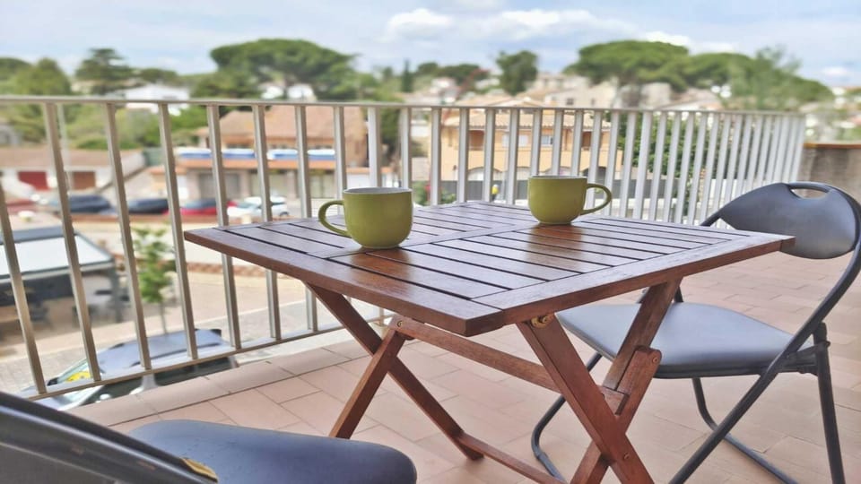 Property building, Day, View (from property/room), Balcony/Terrace