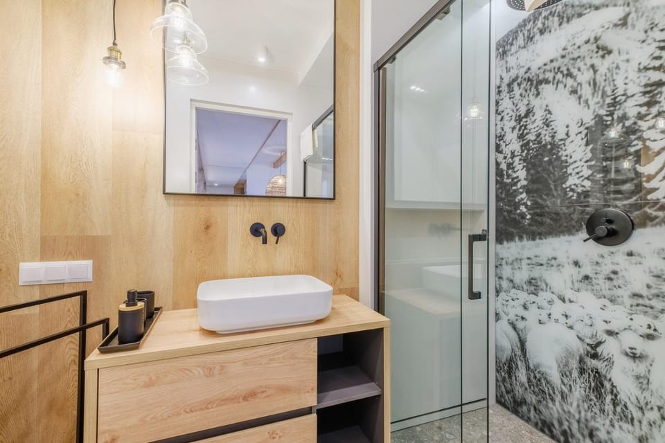 Shower, Bathroom, towels