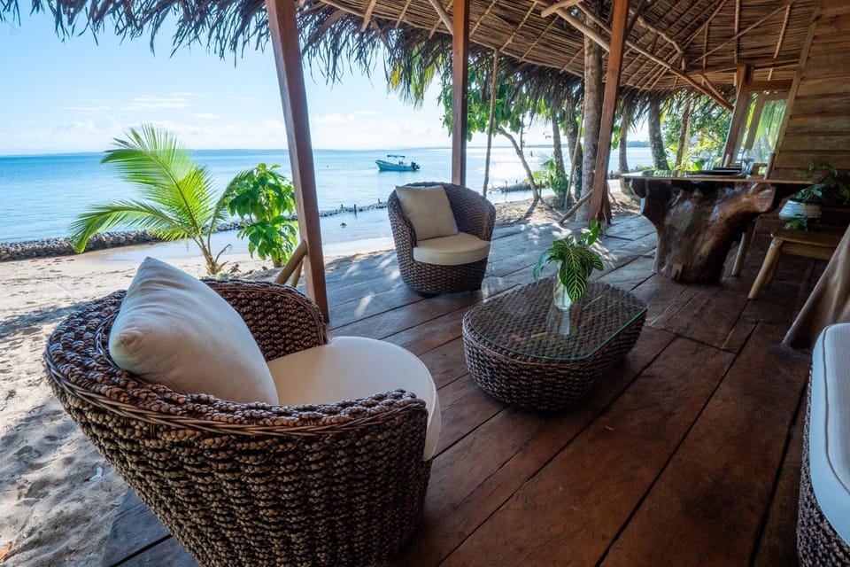 Beachfront House at La Vida Resort House in Bastimentos Island