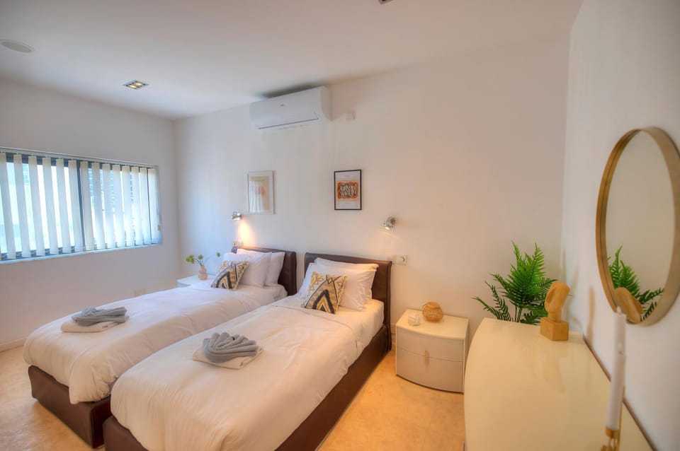 Spacious 3bedrooms with spectacular views GOSLM-6 Apartment in Sliema