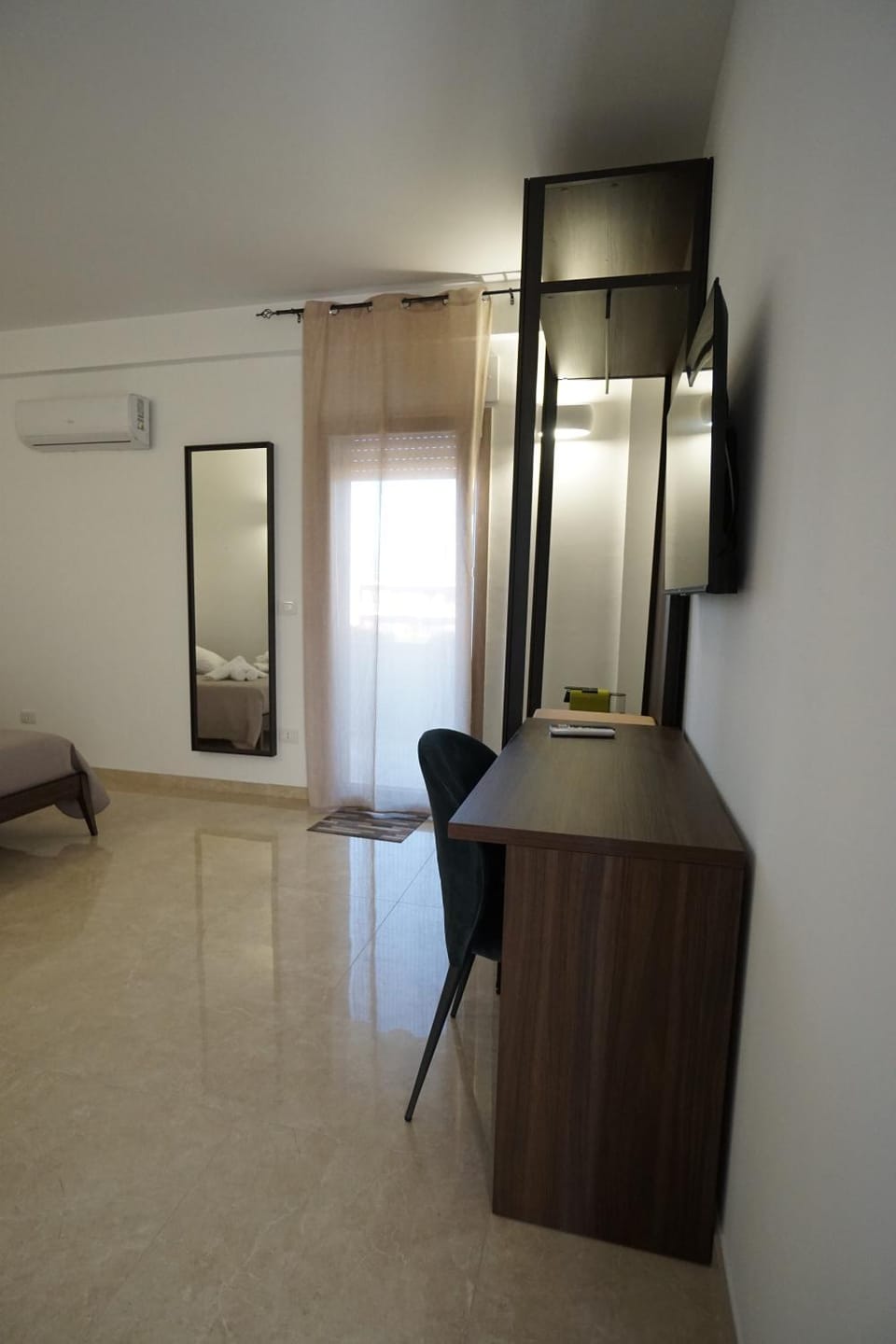 TV and multimedia, Living room, air conditioner