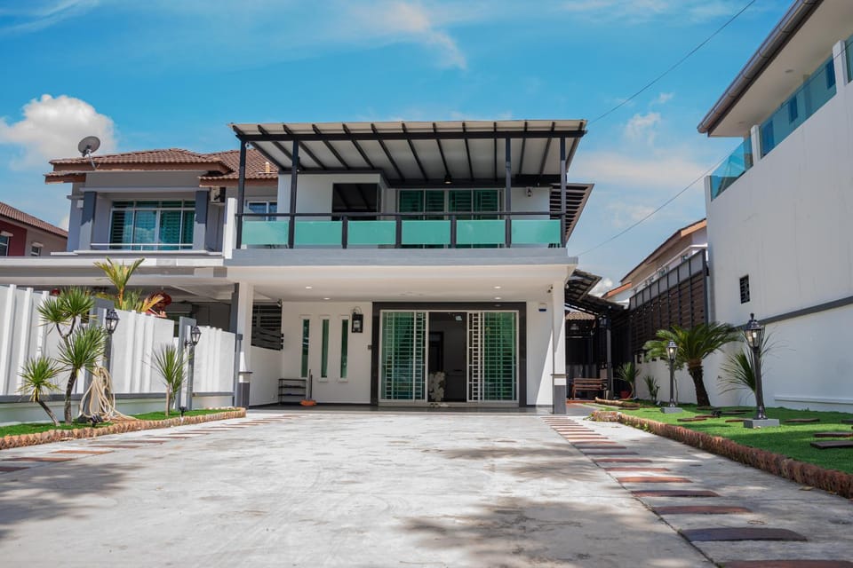 GARDEN COZY2STOREY HOME 4ROOM 10PAX@NEAR ALMAJUSCO House in Penang