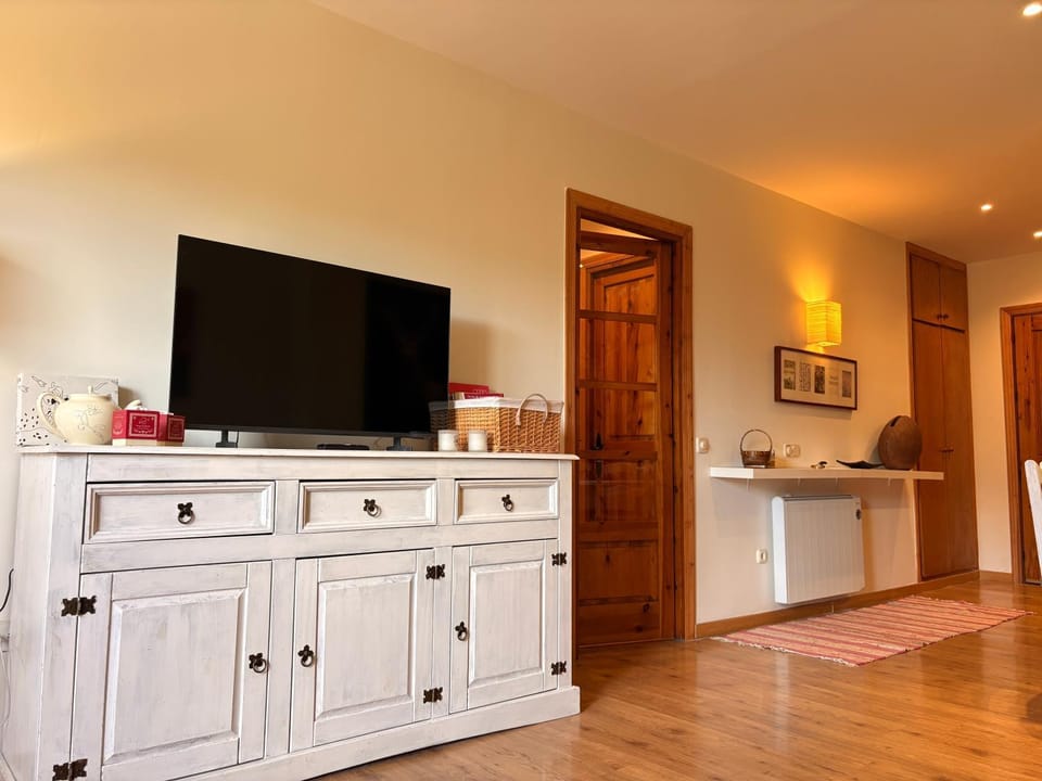 Tu refugio acogedor- Wi-Fi, vistas y confort - Muntanyó 1 Apartment in Pla de l'Ermita