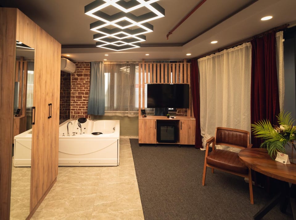 TV and multimedia, Photo of the whole room, Evening entertainment, Bedroom