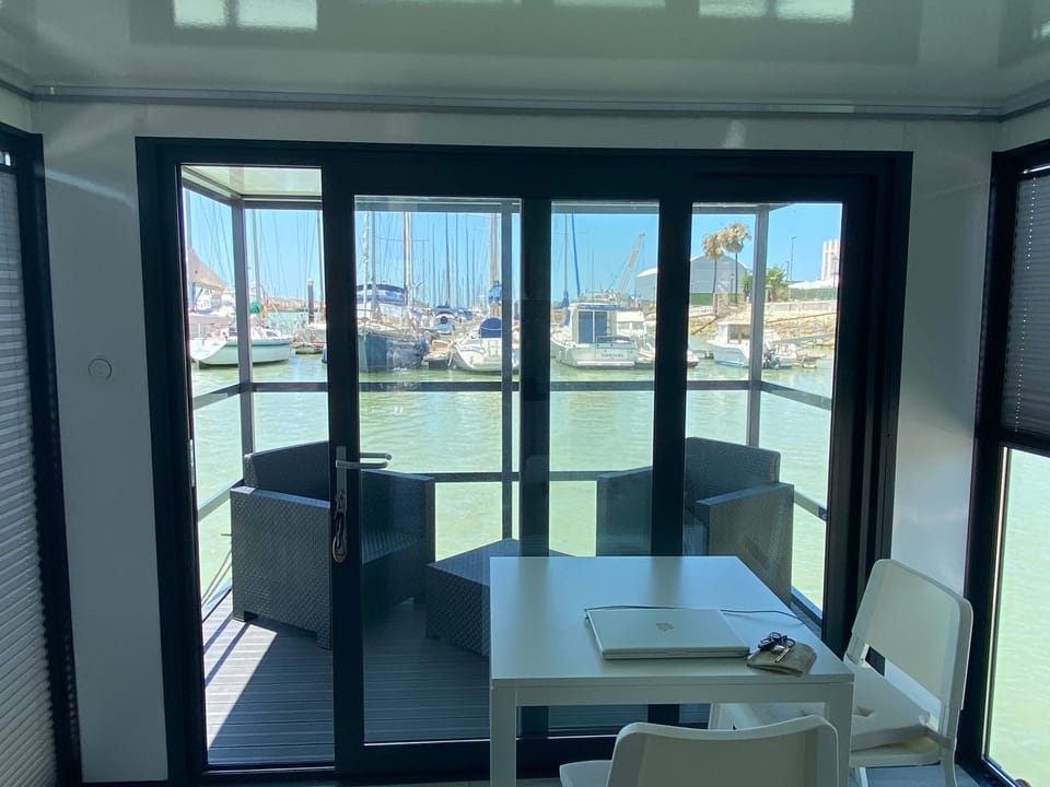 View (from property/room), Balcony/Terrace, Living room, Dining area