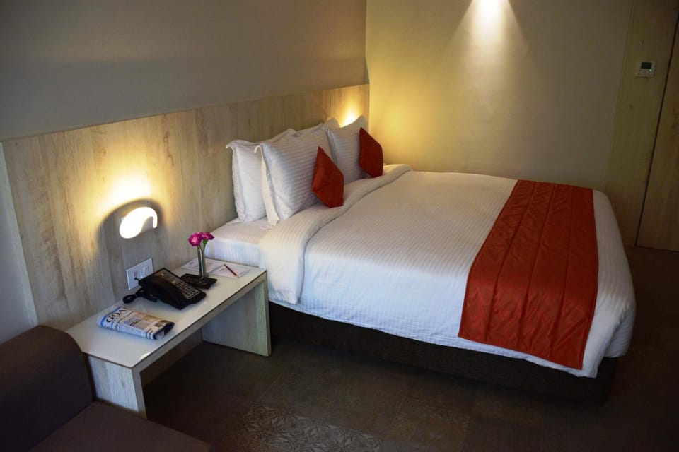 Bed, Photo of the whole room, Bedroom, hair dresser