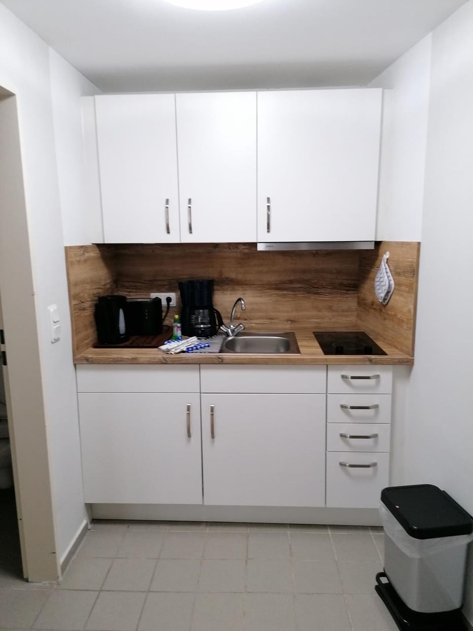 Coffee/tea facilities, Kitchen or kitchenette, minibar, stove, toaster