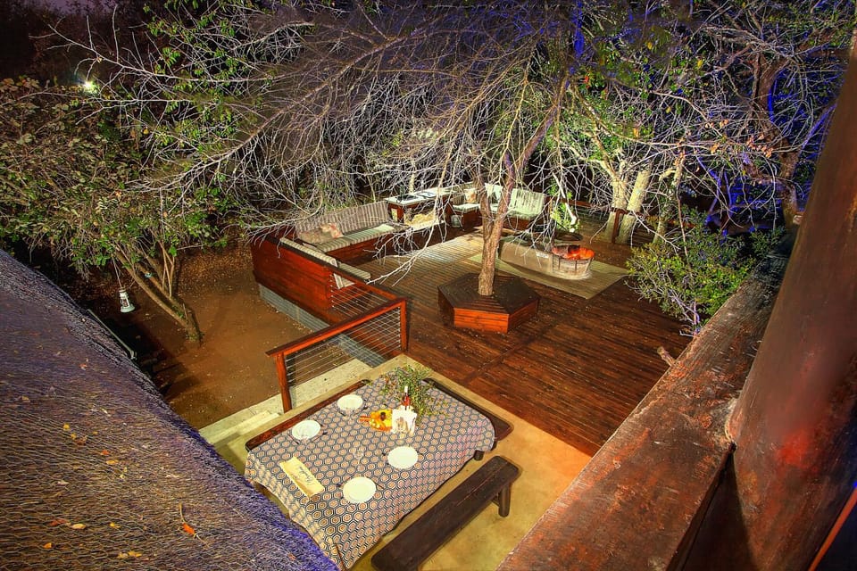 Night, Dining area