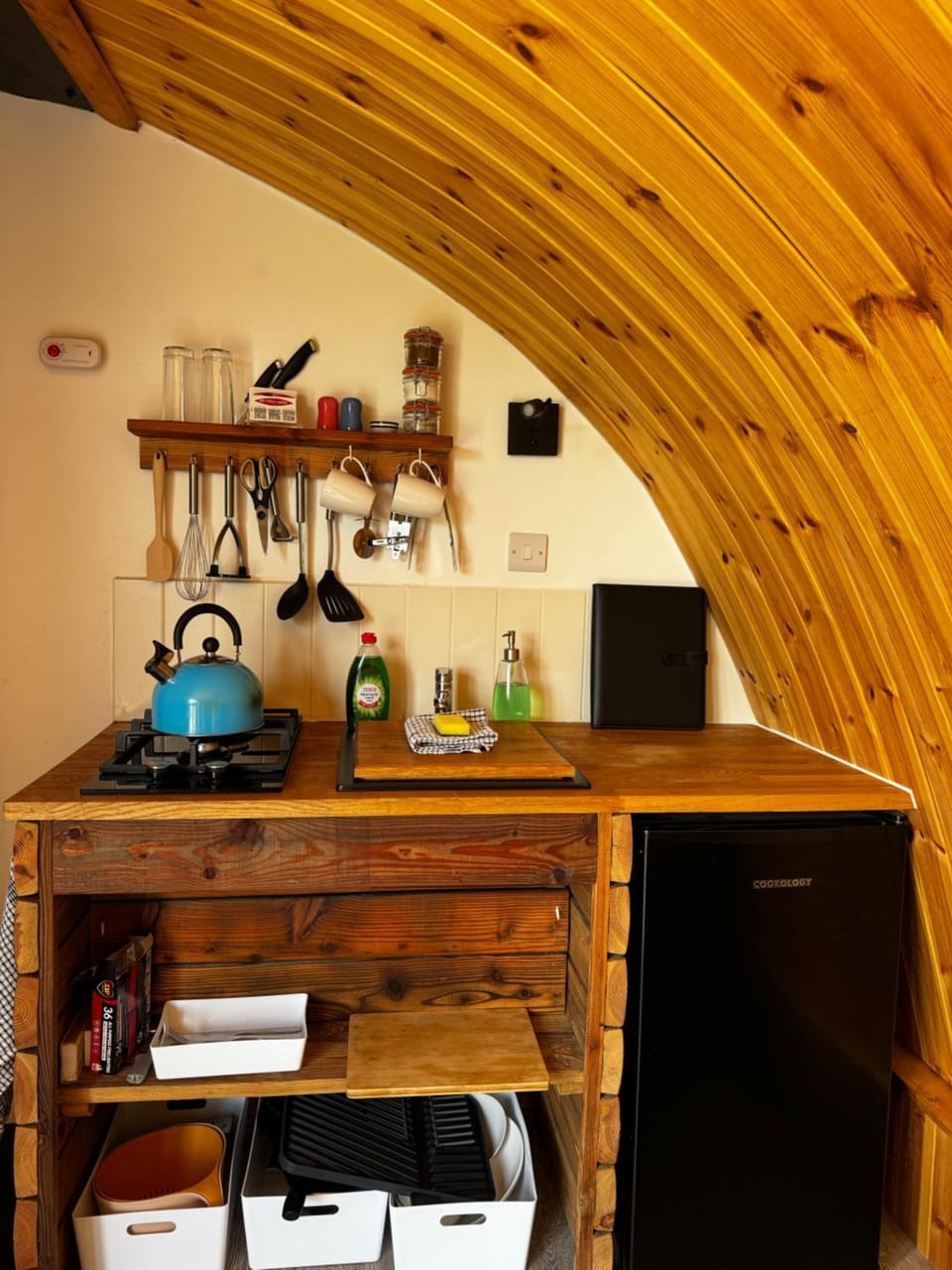 Henny Riverside Glamping Campground/ 
RV Resort in Babergh District