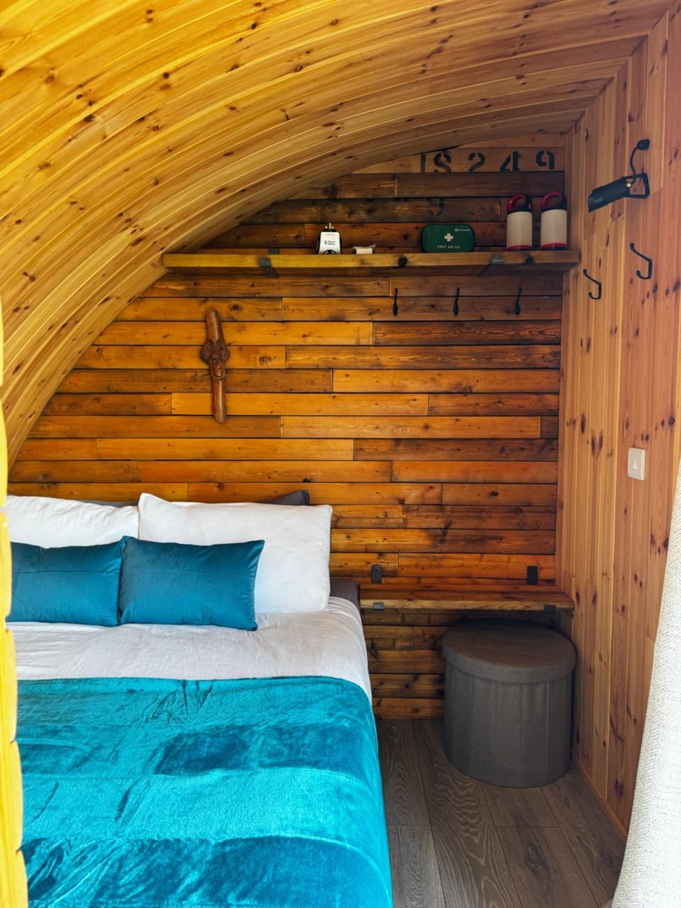 Henny Riverside Glamping Campground/ 
RV Resort in Babergh District