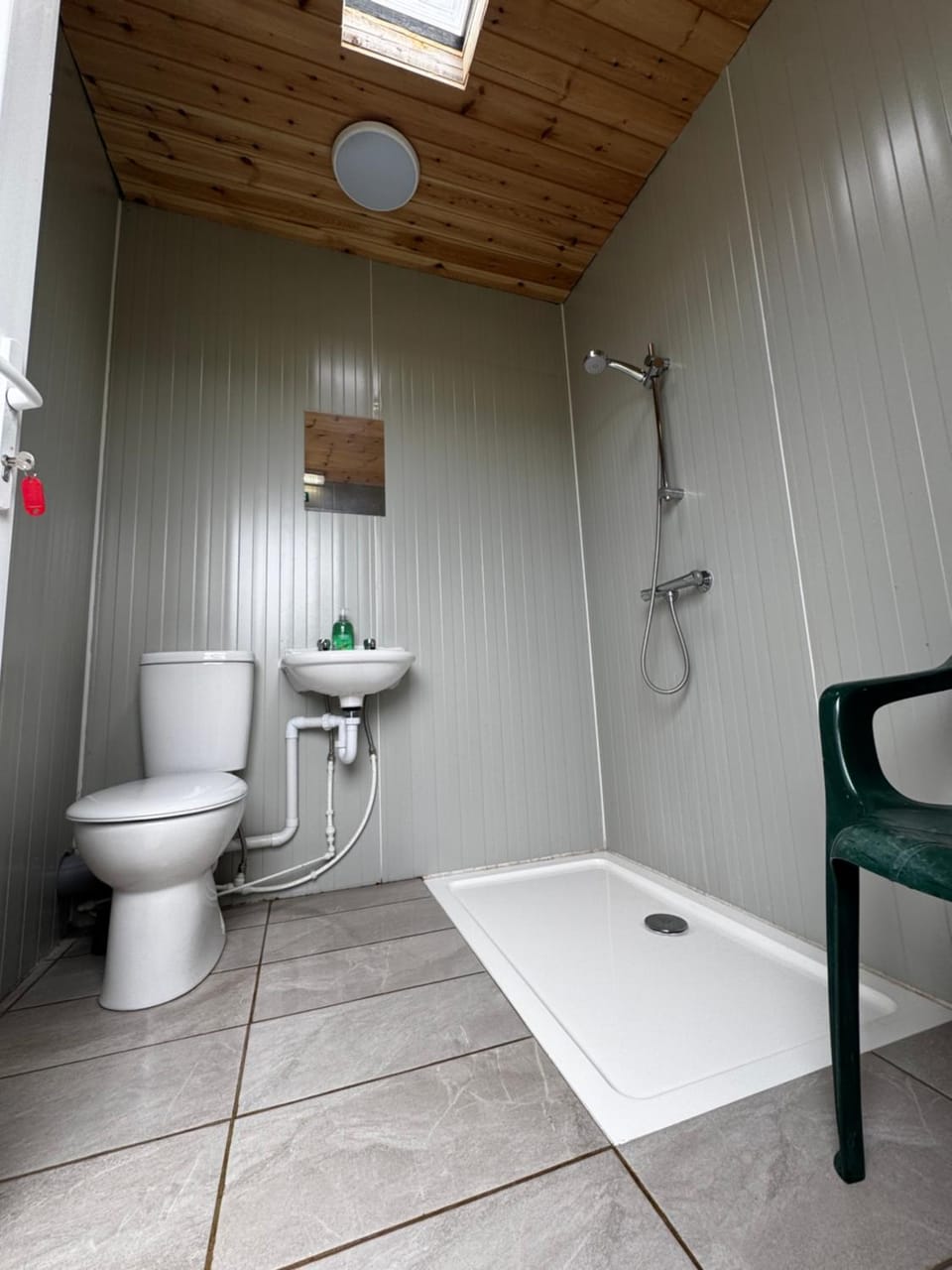 Henny Riverside Glamping Campground/ 
RV Resort in Babergh District