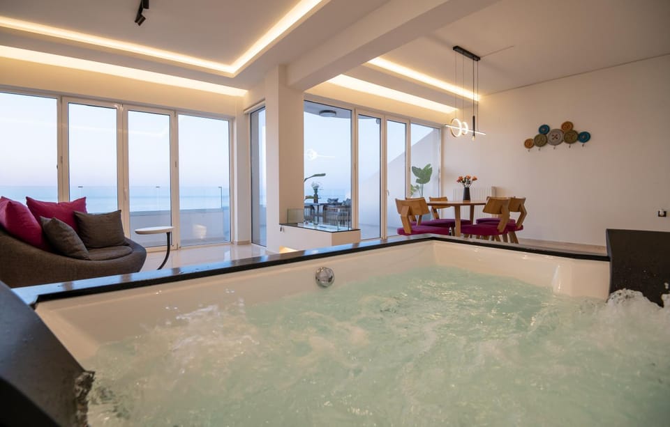 Natural landscape, Hot Tub, Hot Tub, View (from property/room), Sea view