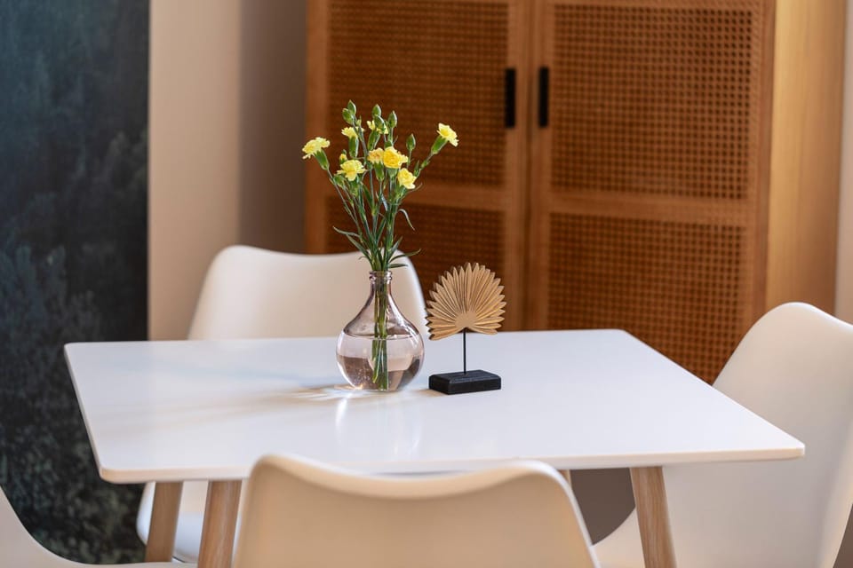 Living room, Photo of the whole room, Dining area