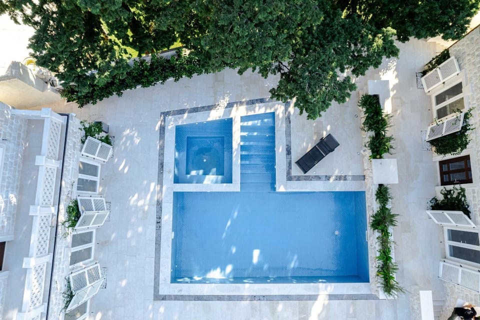 Pool view, Swimming pool