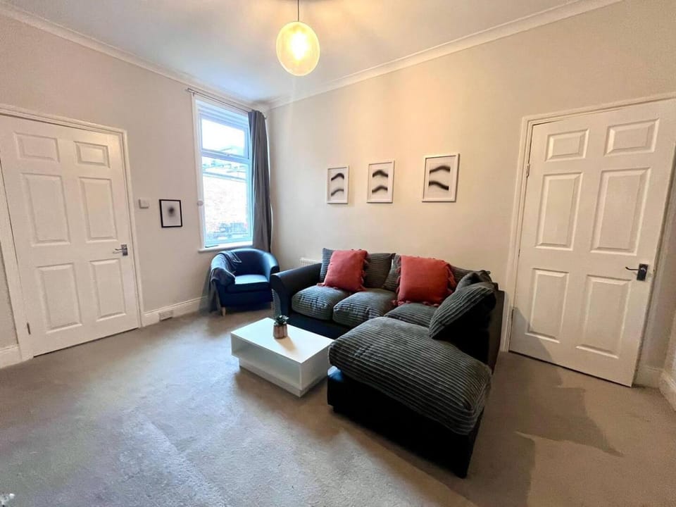 4 BDRM very spacious apartment Apartment in Gateshead