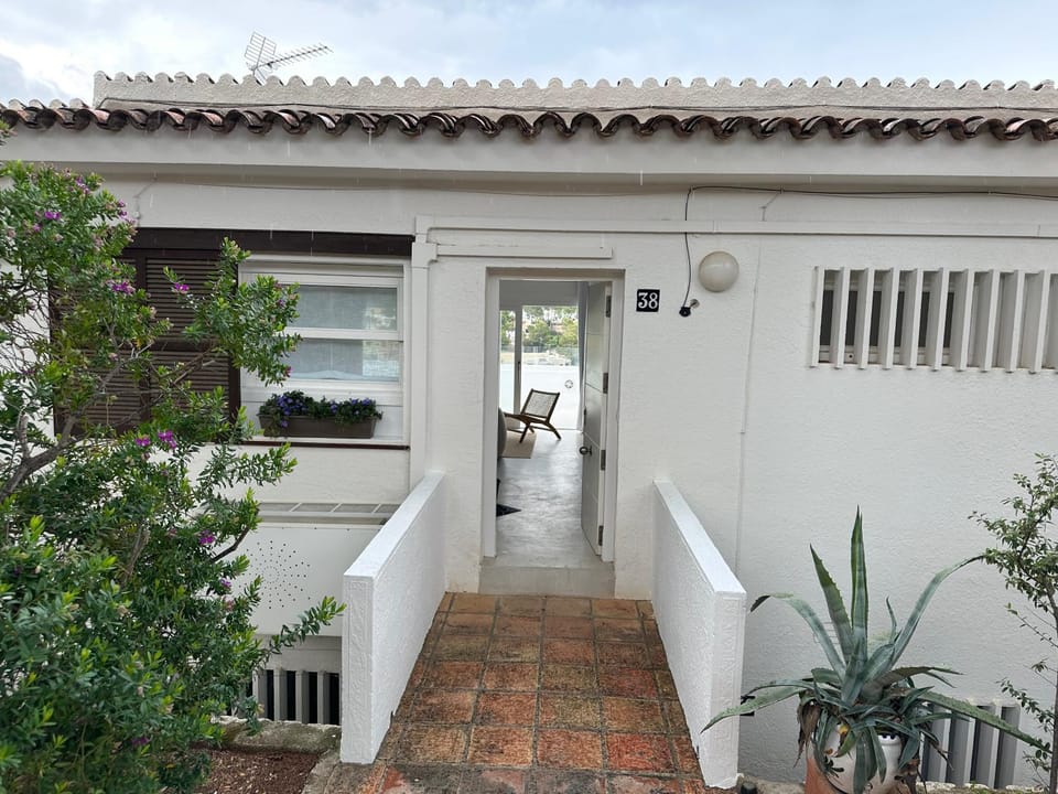 Property building, Facade/entrance, Day, View (from property/room), Balcony/Terrace