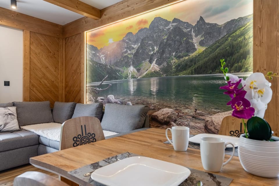 Living room, Decorative detail, Seating area, Dining area