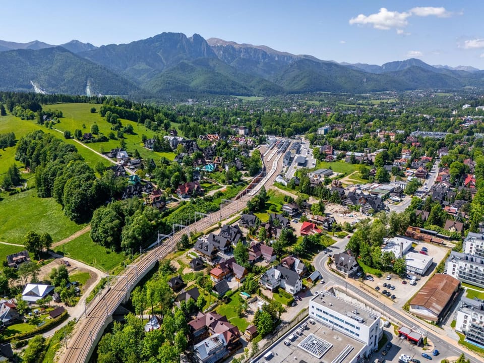 Bird's eye view, Mountain view