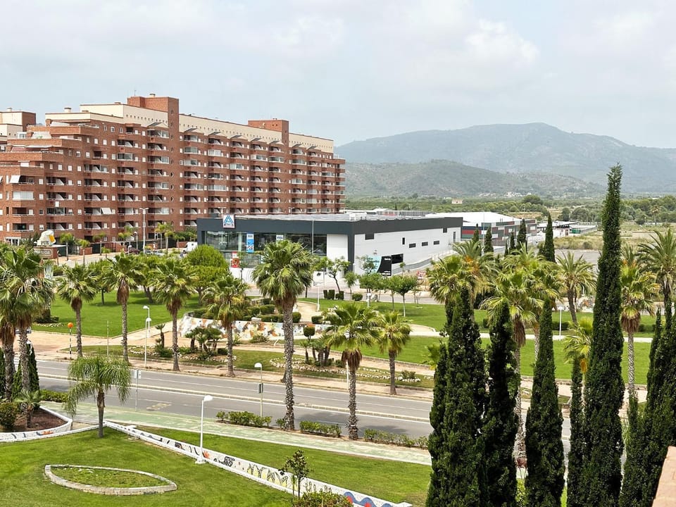 Nearby landmark, Day, Natural landscape, Lake view, Location