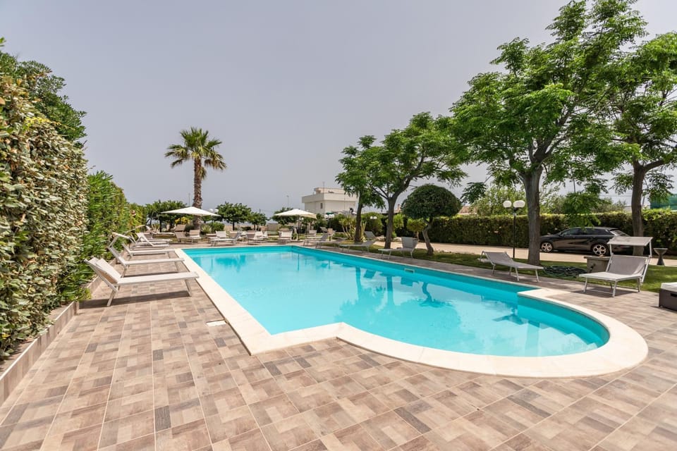 Garden, Swimming pool