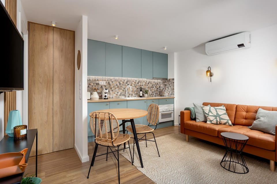 Kitchen or kitchenette, Living room